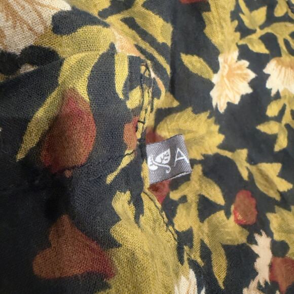 ANU Dark Floral Botanical Tote Bag - Picture 4 of 5